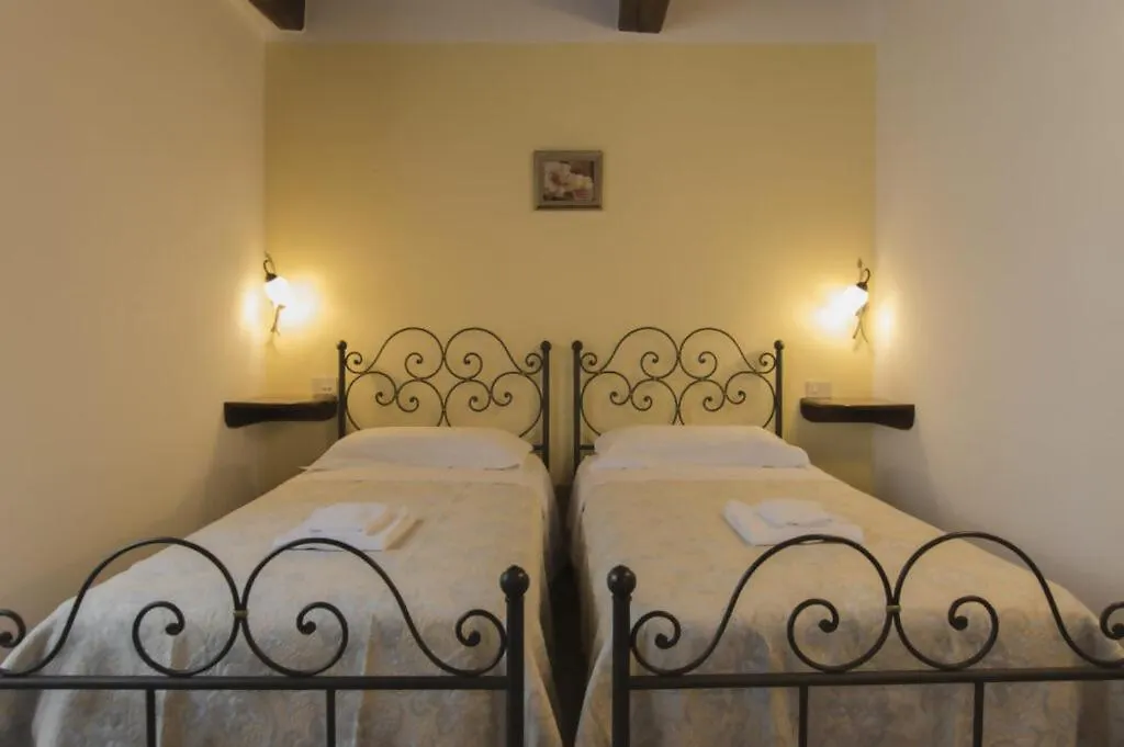 Agriturismo Podere La Casaccia ポッピ イタリア