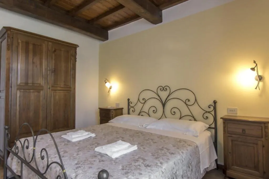 Agriturismo Podere La Casaccia ポッピ ファームステイ